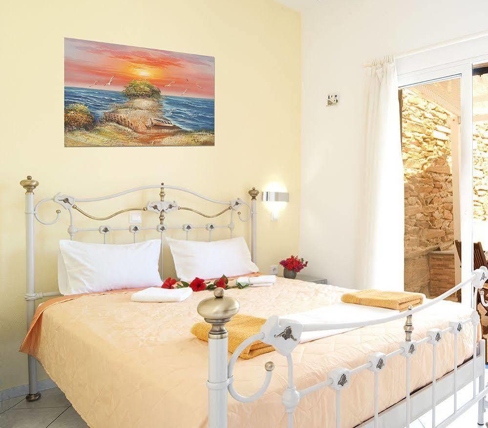 Pelagos Hotel - Apartments Иос Хора Екстериор снимка